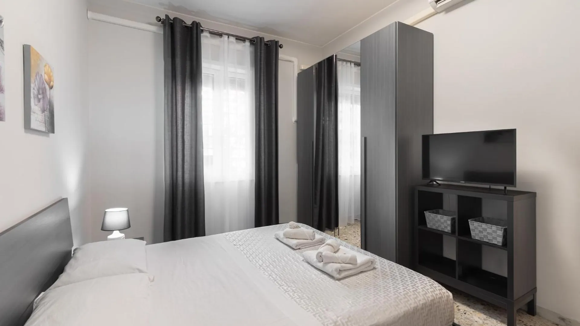 Apartment La Fenice Guest House Rome Italy